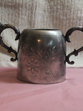 Vintage sugar bowl silver plated. London brand.